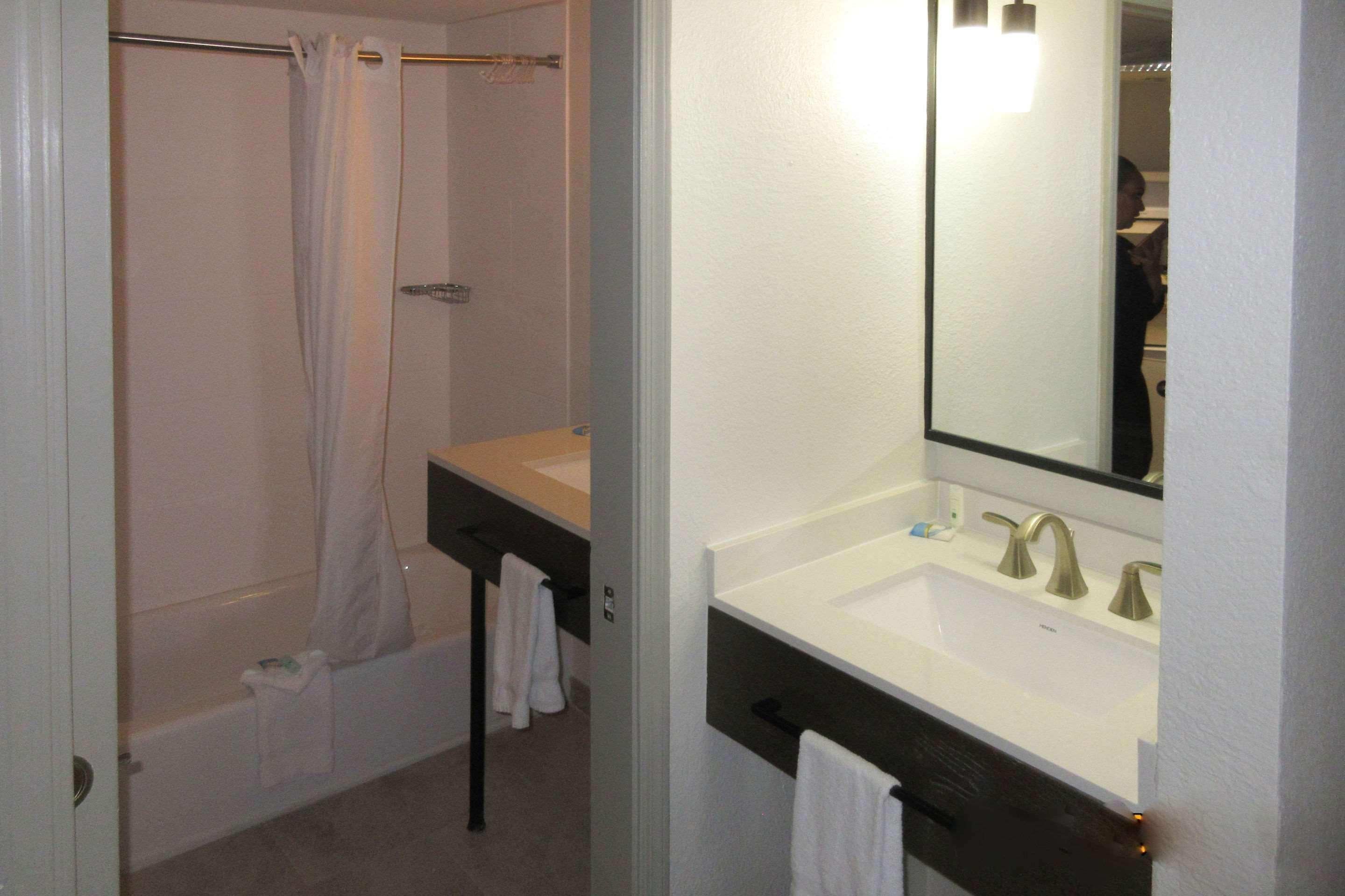 Windmill Suites Surprise - Phoenix, Ascend Hotel Collection Exterior photo