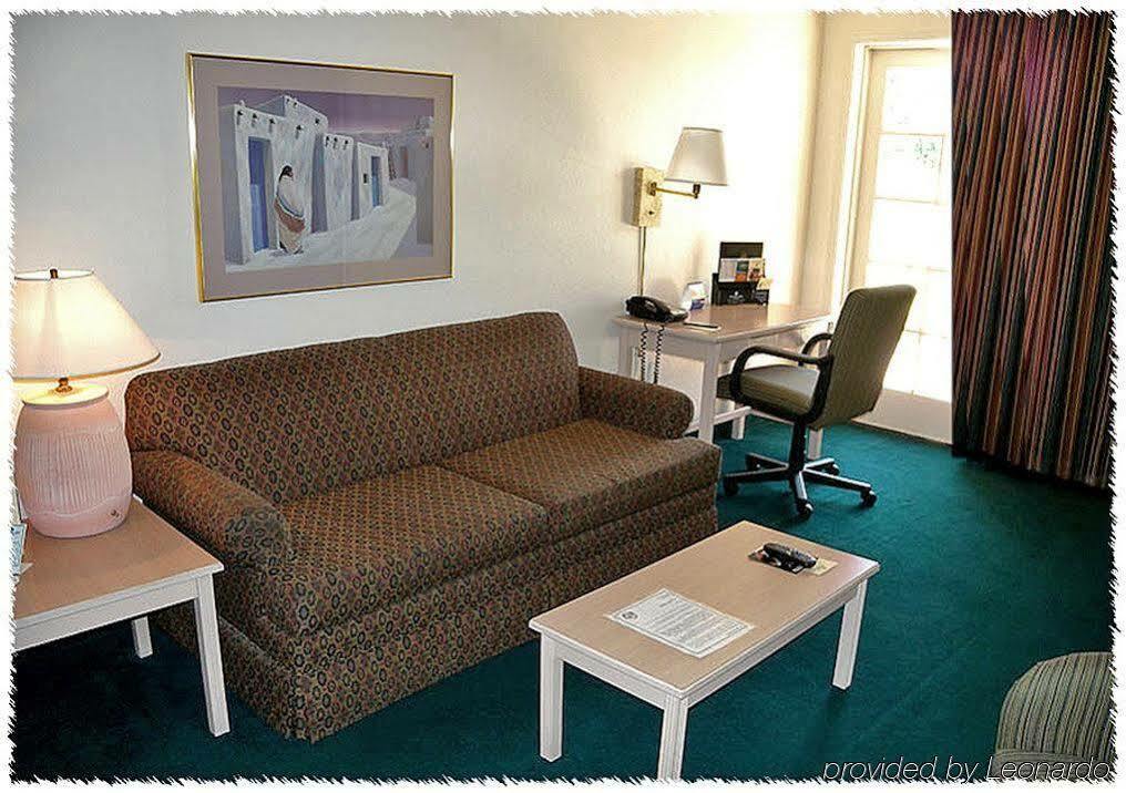 Windmill Suites Surprise - Phoenix, Ascend Hotel Collection Exterior photo